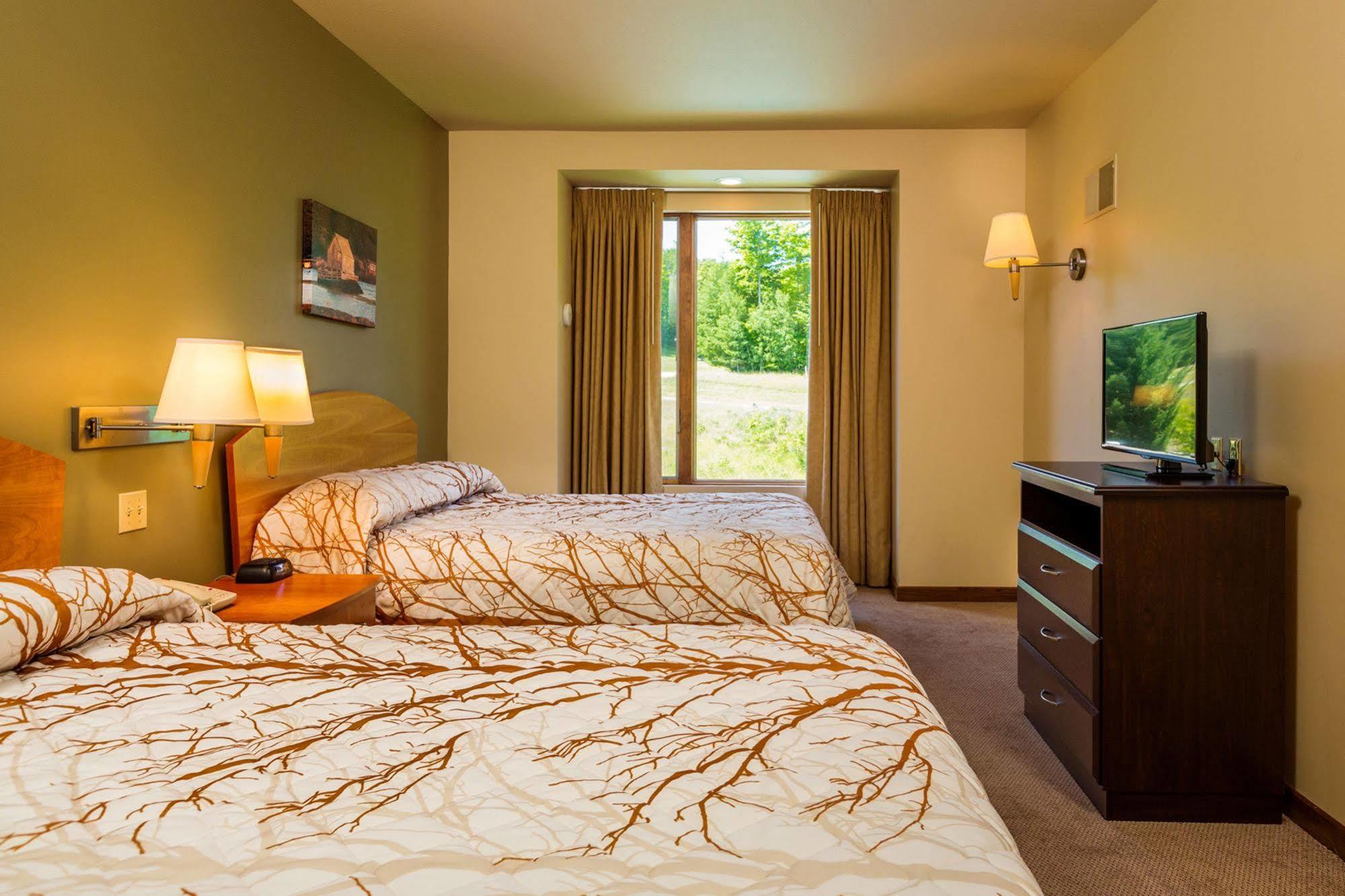 Cedar River Village Bellaire Екстериор снимка